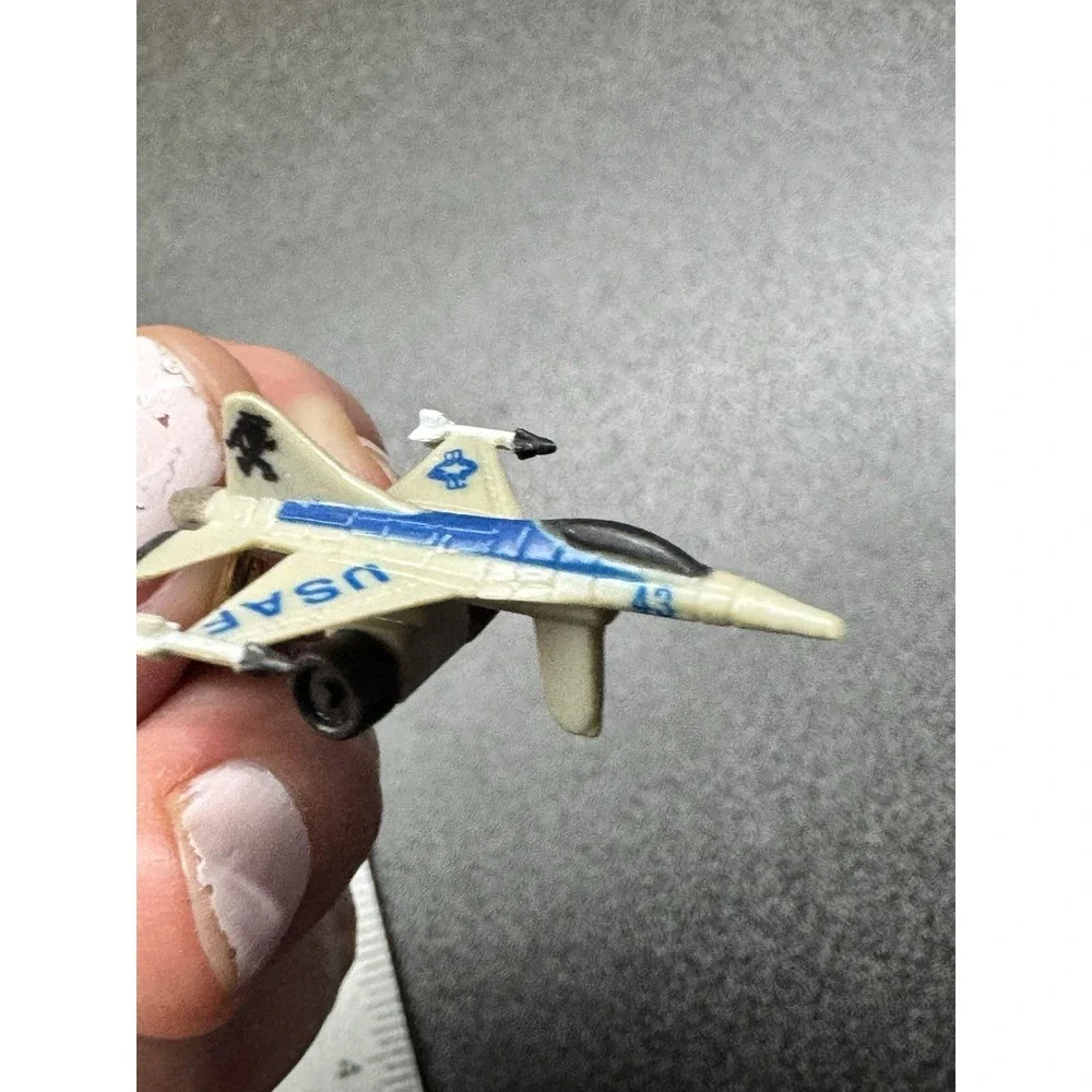 USAF Fighter Jet Airplane Keychain New Vintage Die Cast Mini Aircraft Gold Tone